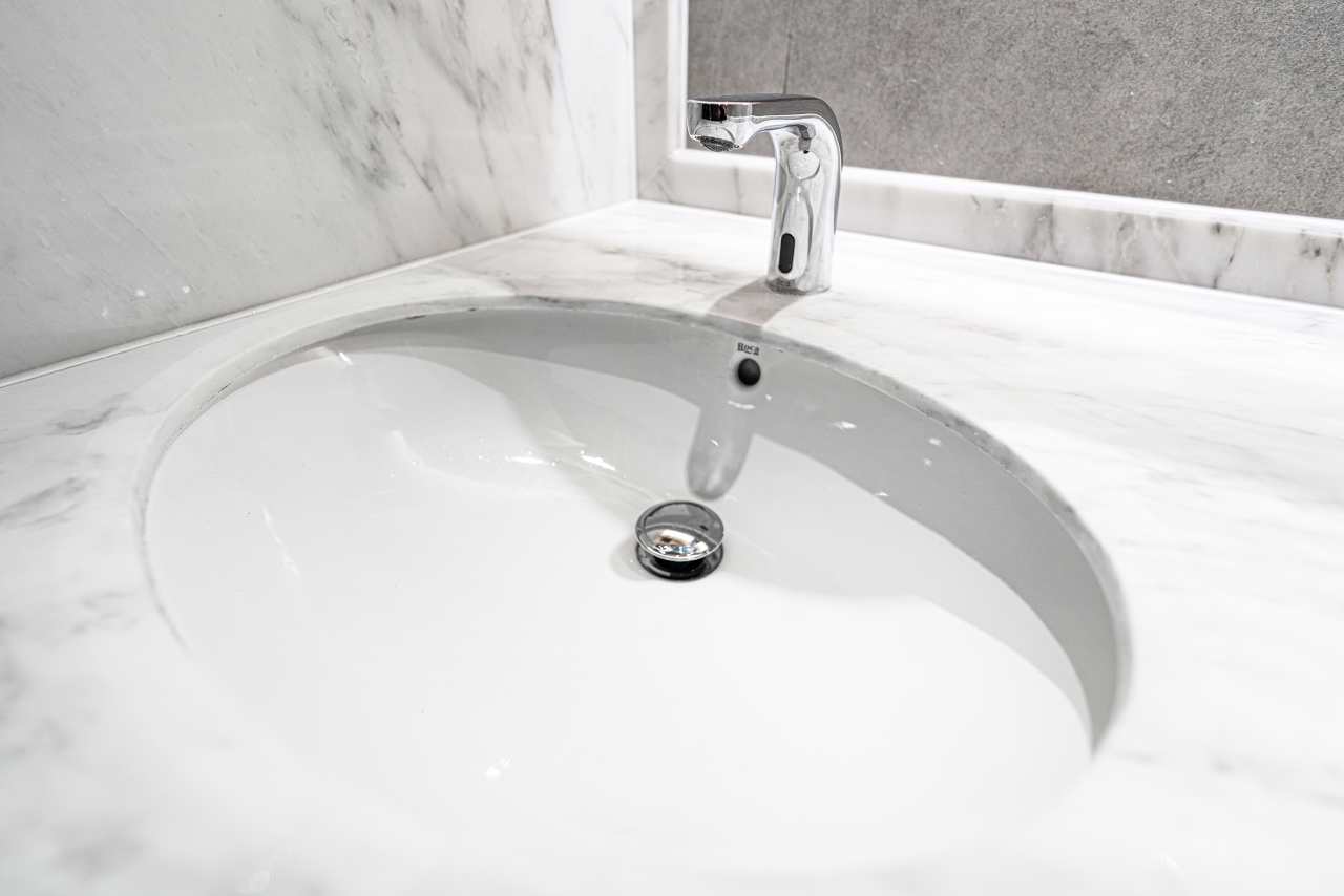 El Museo de Astronomía de Shanghái, diseñado por Ennead Architects y Thomas Wong, aúna simbolismo científico y cultural. Las soluciones de baño Roca han sido escogidas por su diseño limpio y moderno y su resistencia a un uso intensivo en espacios públicos. Los inodoros The Gap, los urinarios Site, los urinarios Chic con alimentación oculta, la grifería de lavabo L20-E y los lavabos bajo encimera Berna ofrecen la combinación perfecta de durabilidad y estilo. La grifería y los urinarios con sensor permiten un uso sin contacto, ofreciendo una mayor higiene y reduciendo al mismo tiempo el consumo de agua. Todas estas ventajas hacen que los baños cumplan con las normas estéticas del museo y mantengan el espacio limpio e higiénico.3