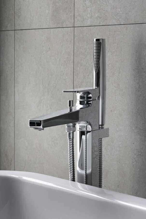 Los espacios de baño del hotel, minimalistas y modernos, están equipados con las soluciones de Roca. Los rociadores Rainsense y Raindream son una fuente de bienestar, mientras que las suaves formas redondeadas de los inodoros Meridian, las bañeras Element y los lavabos The Gap evocan la conexión con la naturaleza. En los espacios públicos del hotel, los urinarios Mural y los lavabos Inspira aportan sofisticación y la máxima funcionalidad, en línea conel compromiso del hotel con el lujo y el diseño más vanguardista.18